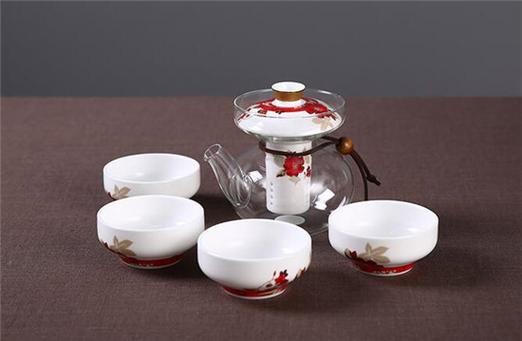 冬雨綿綿，藝術茶具與你分享暖心時刻